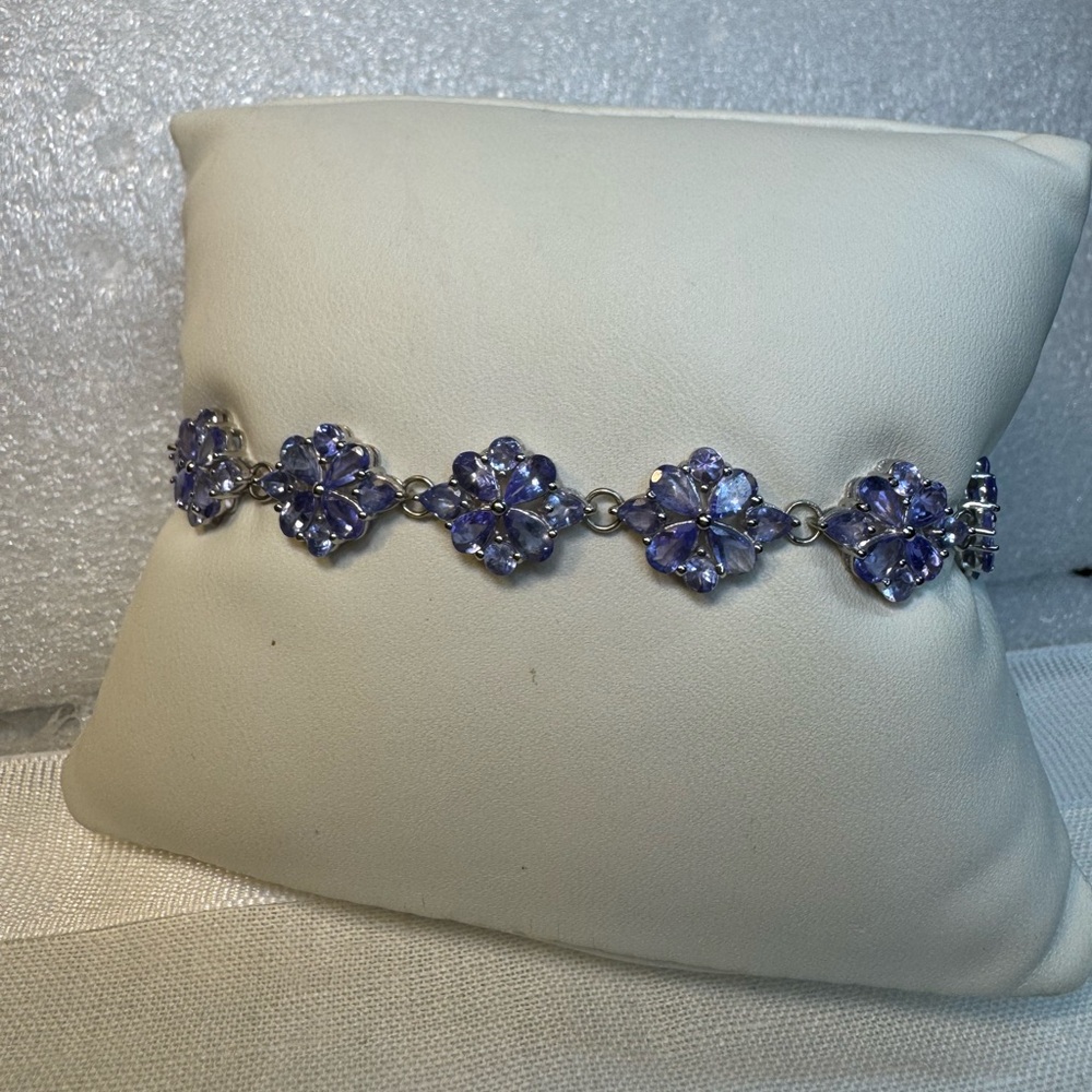 10KT White Gold Tanzanite Flower Bracelet 24 carat
